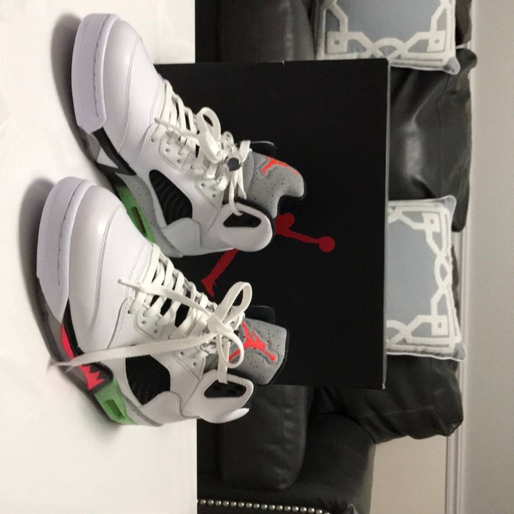 Air Jordan Retro 5. Sz 9.5